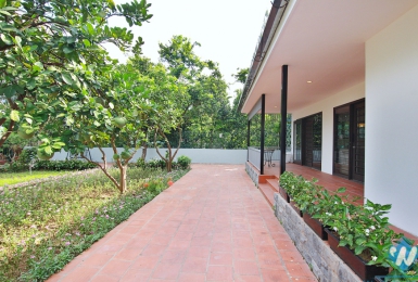 A radiance modern single- story bungalow, 3 bedroom for rent in Tay Ho	